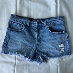 Rare Levi’s x Peanuts Snoopy 501 Cutoff Denim Shorts | Women Size 27 | YellowTag